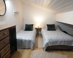 Toàn bộ căn nhà/căn hộ Bed And Breakfast 28 M2 With Breakfasts And Private Bathroom (Mervilla, Pháp)