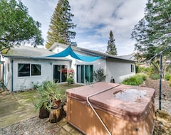 Tüm Ev/Apart Daire Sun-kissed Orangevale Home With Private Hot Tub! (Fair Oaks, ABD)