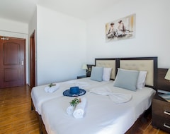 Hotelli Lilium Luxury Suites (Agia Marina, Kreikka)
