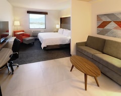 Khách sạn Holiday Inn & Suites - Monterrey Apodaca Zona Airport, an IHG Hotel (Apodaca, Mexico)