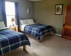 Entire House / Apartment Large Cozy Lodge Rental (Nichols, USA)
