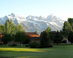 Entire House / Apartment Beautifully Renovated Condo - Great Views And Only 1 Mile To Grand Teton National Park! (Jackson, USA)