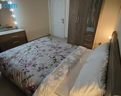 Gæstehus Bedroom 3, Couples Should Be Married (Abu Dhabi, Forenede Arabiske Emirater)