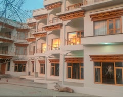 Khách sạn Hotel Ladakh Indus River Front (Leh, Ấn Độ)