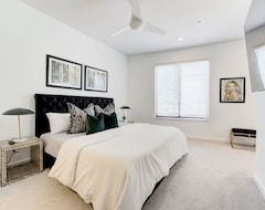Tüm Ev/Apart Daire New Urban One Bedroom Condo at The Civic. Perfect to complete an evening in OKC. (Oklahoma City, ABD)