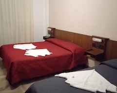 Khách sạn Hotel Luca (Rimini, Ý)