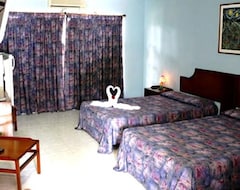 Hotel Villa El Bosque (Holguín, Cuba)