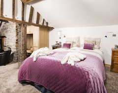 Bed & Breakfast Self Catering Accommodation, Cornerstones, 16Th Century Luxury House Overlooking The River (Llangollen, Storbritannien)