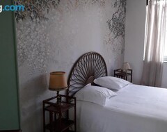 Bed & Breakfast Chambre d'hotes suite aux glycines (Chémery-sur-Bar, Ranska)