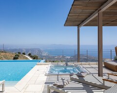 Toàn bộ căn nhà/căn hộ Serene Escape With Spa And Infinity Style Pool Relishing A Captivating Coastline (Amari, Hy Lạp)
