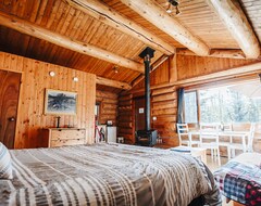 Entire House / Apartment Log Cabin Rentals, Off Grid Self Catering Seclusion Near Rock Lake, Alberta (Linton, Canada)