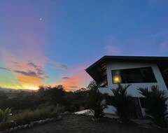 Casa/apartamento entero A Modern And Remote Retreat, Where Nature Thrives Amidst Contemporary Comforts. (San Vito, Costa Rica)