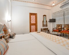Hotel Devraj Niwas On Lake Pichola (Udaipur, India)