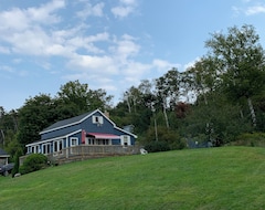 Entire House / Apartment Cozy Cottage With A Hot Tub On The Bay Of Fundy (Harbourville, Canada)