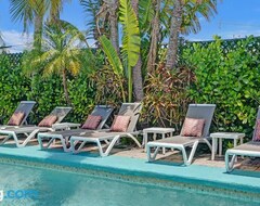 Gæstehus GAYPool Side Pleasure CLOTHING OPTIONAL MENS only guesthouse (Oakland Park, USA)