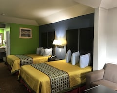 Khách sạn Camelot Inn and Suites (Houston, Hoa Kỳ)