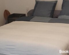 Entire House / Apartment Appartement Coeur De Sete :meuble Avec Patio (Sète, France)
