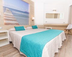 Hotel Eix Lagotel Holiday Resort (Playa de Muro, Spain)