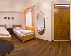 Casa/apartamento entero In Lindos Centre Villa For 10 With Great Sea Views (Lindos, Grecia)