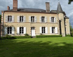Toàn bộ căn nhà/căn hộ Magnifique Maison De Famille 300m² Dans Un Parc De 3hc Avec Rivière Et Piscine (Concressault, Pháp)