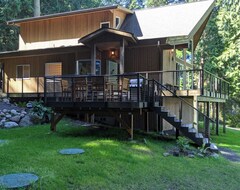 Casa/apartamento entero New Listing! Secluded & Light-filled Pacific Nw Waterfront Home On Sji With Views Of Speiden Island (San Juan Island, EE. UU.)