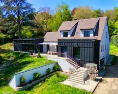 Toàn bộ căn nhà/căn hộ Homerez - Big Villa 2 Km Away From The Beach For 20 Ppl. With Swimming-pool (Parmain, Pháp)