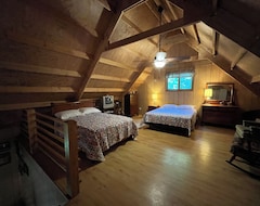 Hele huset/lejligheden Private, Cozy Cabin On 3 Acres With Two Ponds (Bloomfield, USA)