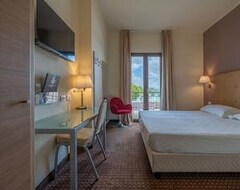 Khách sạn Hotel Fortebraccio (Montone, Ý)