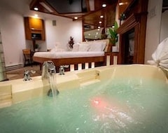 Hotel Sybaris Pool Suites Downers Grove - Adults Only (Downers Grove, USA)