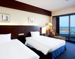 Khách sạn Okinawa Kariyushi Beach Resort Ocean Spa (Okinawa, Nhật Bản)