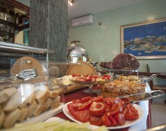 Хотел Vila Lux (Будва, Черна Гора)