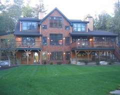 Hele huset/lejligheden Large Waterfront Luxury Home Dock, Beach, Lawn & Privacy (Moultonborough, USA)