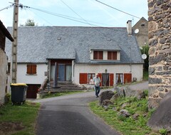 Toàn bộ căn nhà/căn hộ Beautiful House For 4 Person To Rent In Saint Bonnet Pres Orcival (Saint-Bonnet-près-Orcival, Pháp)