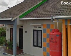Entire House / Apartment Sintia House (Pontianak, Indonesia)