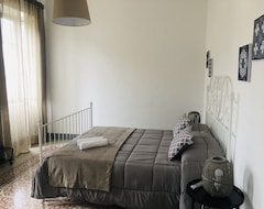 Hotel Apartments Vacation Service (Cefalu, Italy)