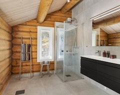 Koko talo/asunto Awesome Home In Hurdal With Wifi And 5 Bedrooms (Hurdal, Norja)