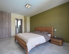 Cijela kuća/apartman Luxurious, Air-conditioned Villa With Private Heated Pool And 4 Suites At UzÈs (Garrigues-Sainte-Eulalie, Francuska)