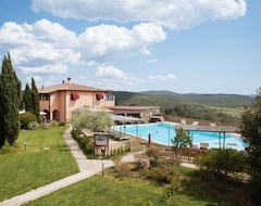 Hotel Borgo Campetroso Apartments In The Countryside, 2 Swimming Pools, Restaurant 20 Km From The Sea (Monterotondo Marittimo, Italy)
