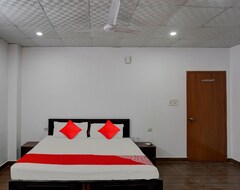 Khách sạn Super OYO Flagship Zion Hotel And Party Place (Meerut, Ấn Độ)