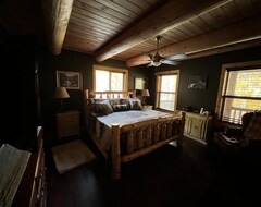 Toàn bộ căn nhà/căn hộ Cozy And Very Private Log Cabin! (Lost River, Hoa Kỳ)