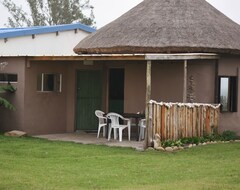 Casa/apartamento entero Cottage On The Beach....watch The Waves....from Your Bed! (Qolora Mouth, Sudáfrica)