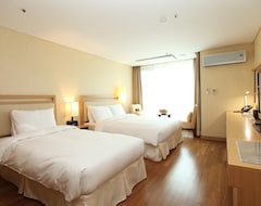 Hotel Ocean Suites Jeju (Jeju-si, South Korea)