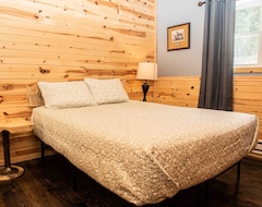 Toàn bộ căn nhà/căn hộ Blue Pine Suite Near Mt. Rushmore. Clean And Spacious 2 Bed/2bath Apartment (Keystone, Hoa Kỳ)