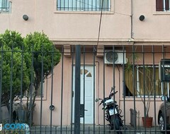 Cijela kuća/apartman Chenille House HOSTAL con jardin y AC (Moreno, Argentina)