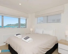 Entire House / Apartment Lyall Bay Parade Apartment (Wellington, New Zealand)