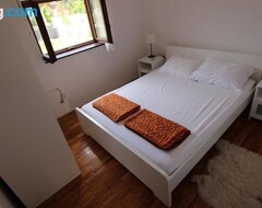 Koko talo/asunto Apartments Skrivena (Novigrad, Kroatia)