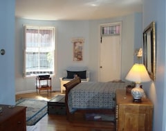 Cijela kuća/apartman Elegant Back Bay Brownstone - Comm Ave - 1+ Bed - One Week Minimum (Boston, Sjedinjene Američke Države)