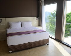 Hotel W Residence Kandy (Kandy, Sri Lanka)