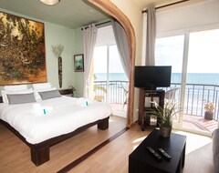 Hele huset/lejligheden Voramar Loft Stunning Sea Views From This Beach Front Studio In Sitges (Sitges, Spanien)