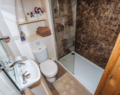 Otel Willow Cottage With Private Hot Tub (Leek, Birleşik Krallık)